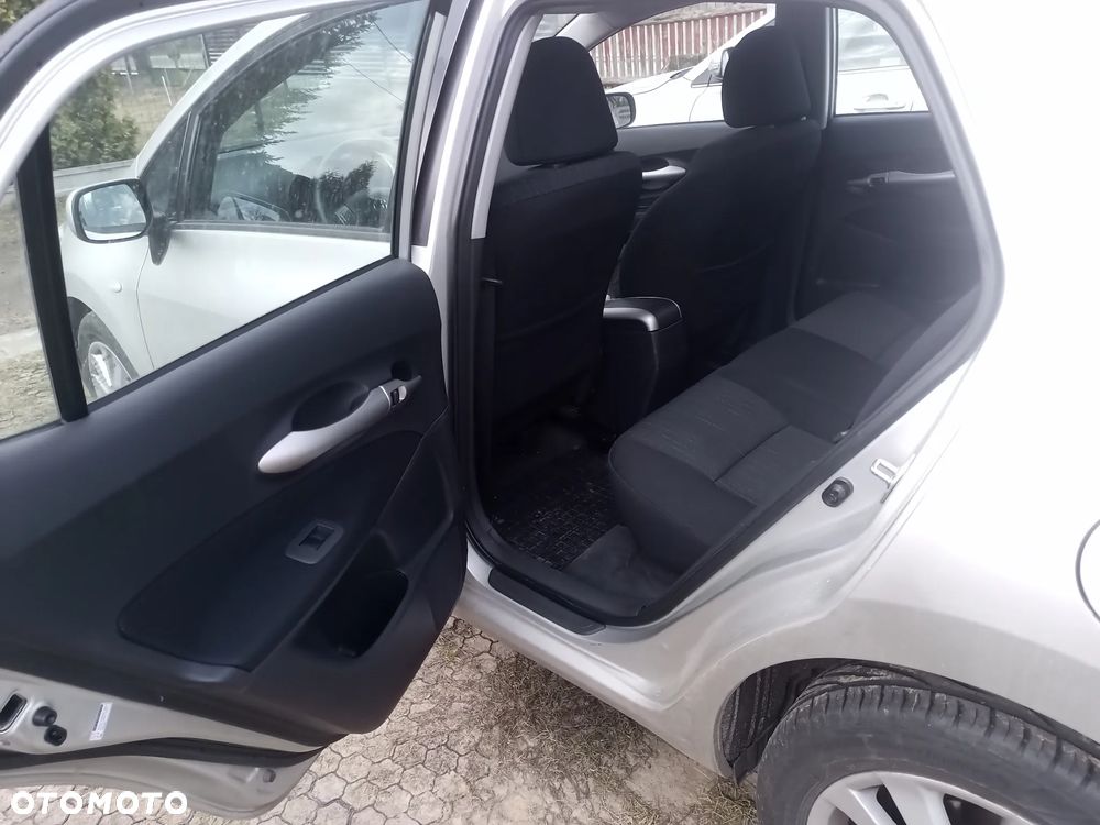 Toyota Auris 1.6 VVT-i Executive - 12