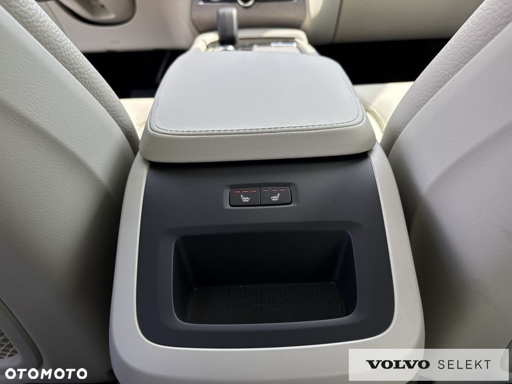 Volvo XC 90 - 26