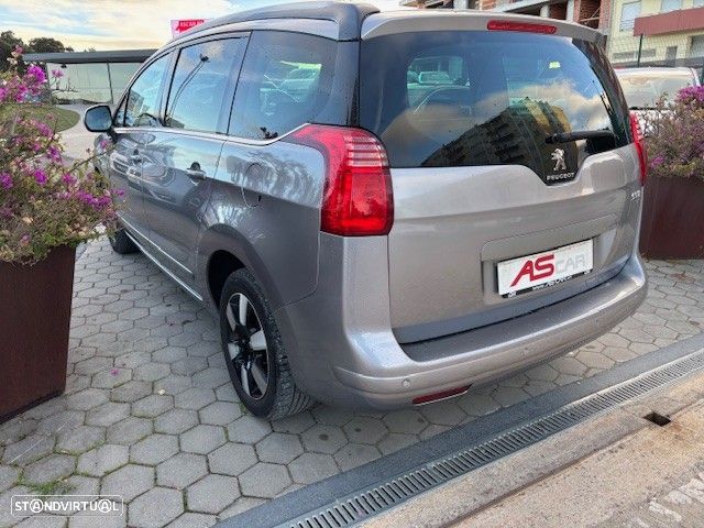 Peugeot 5008 1.6 E-HDi 7L Allure 2-Tronic - 27