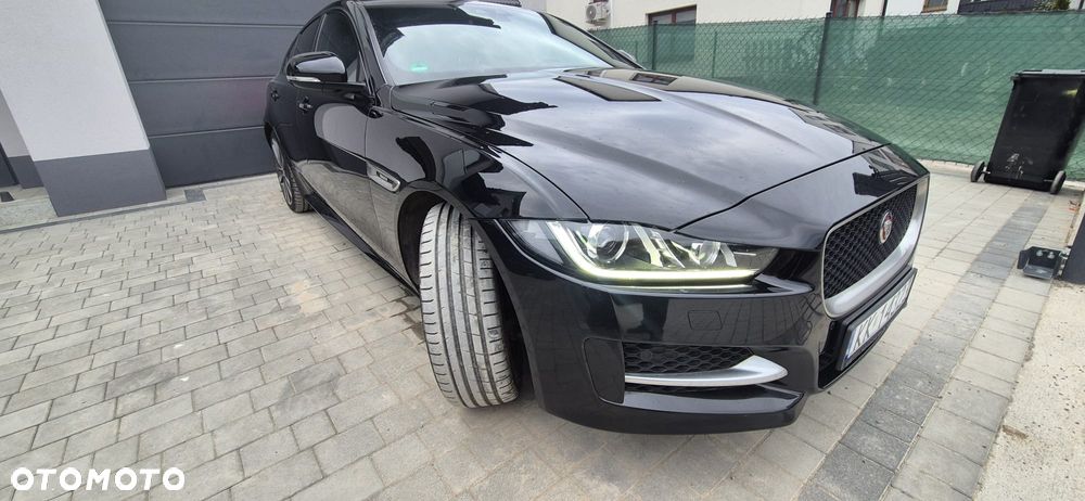 Jaguar XE 20d AWD R-Sport - 12