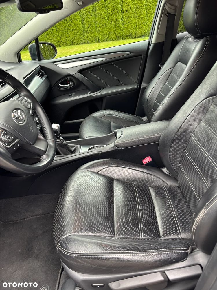 Toyota Avensis 2.0 D-4D Selection - 15