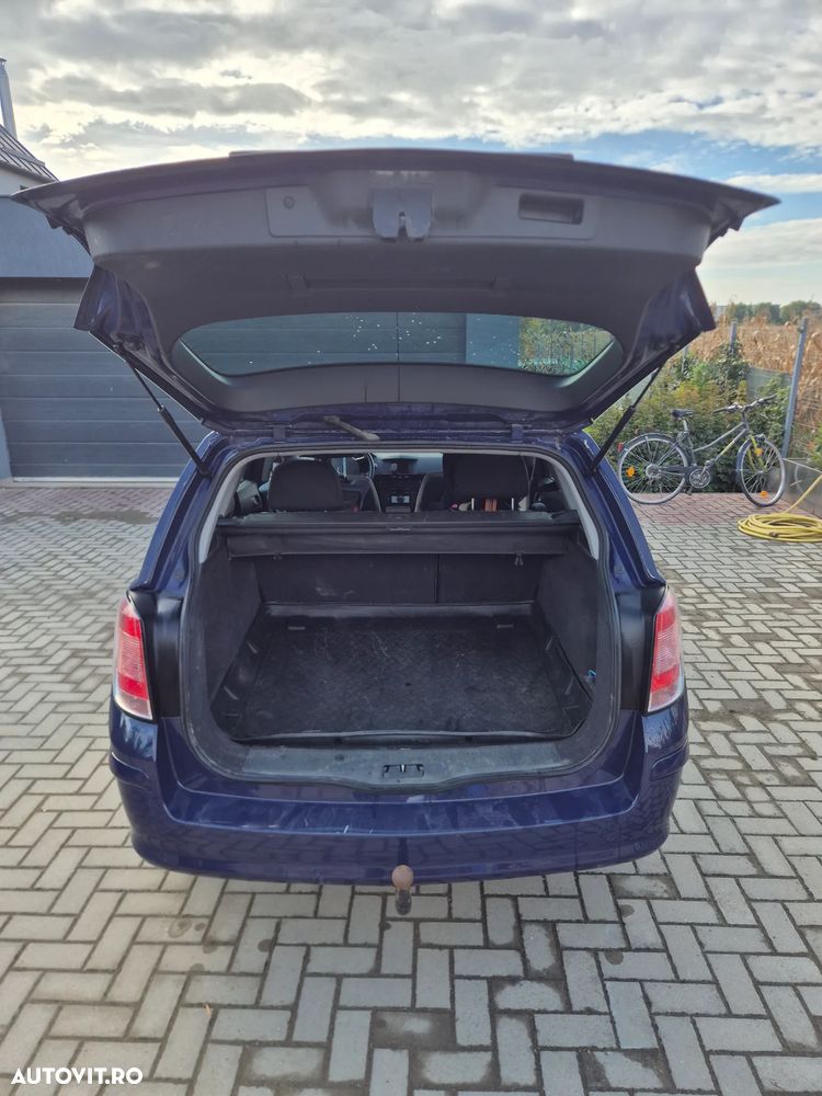 Opel Astra 2010 photo 5
