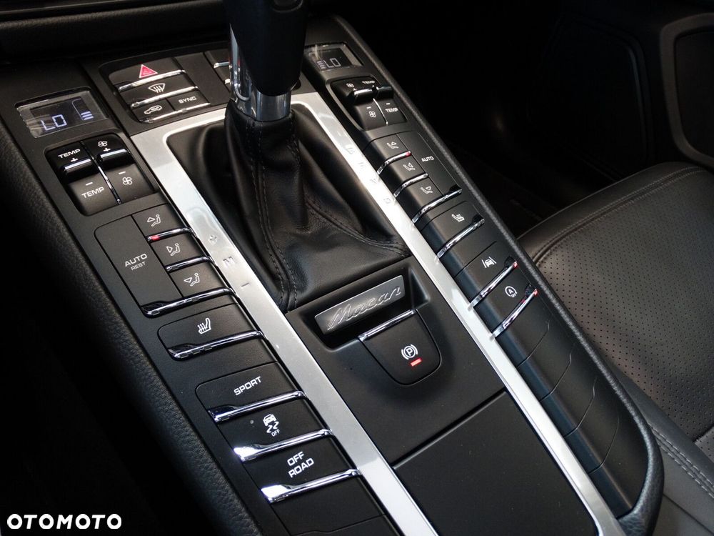 Porsche Macan - 33
