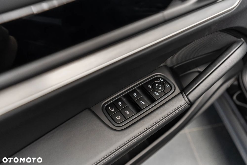 Porsche Cayenne E-Hybrid PHEV Black Edition - 22