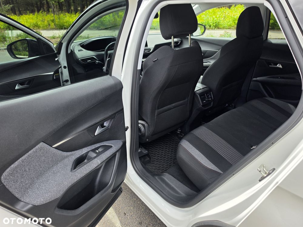 Peugeot 3008 1.2 PureTech Active S&S - 13