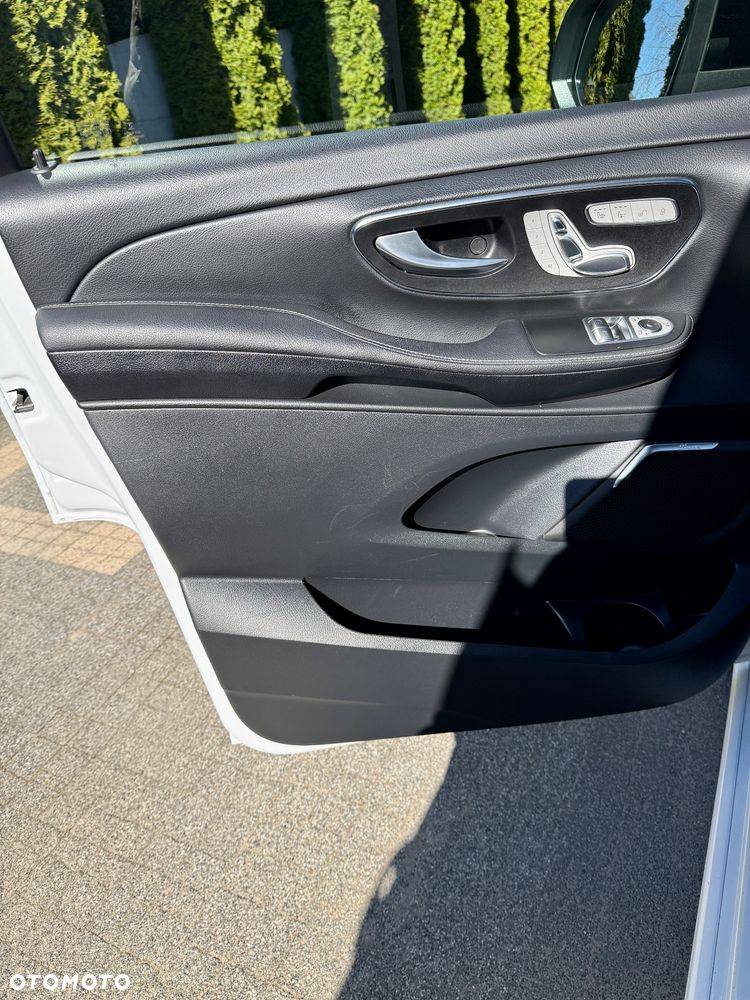 Mercedes-Benz Klasa V - 11