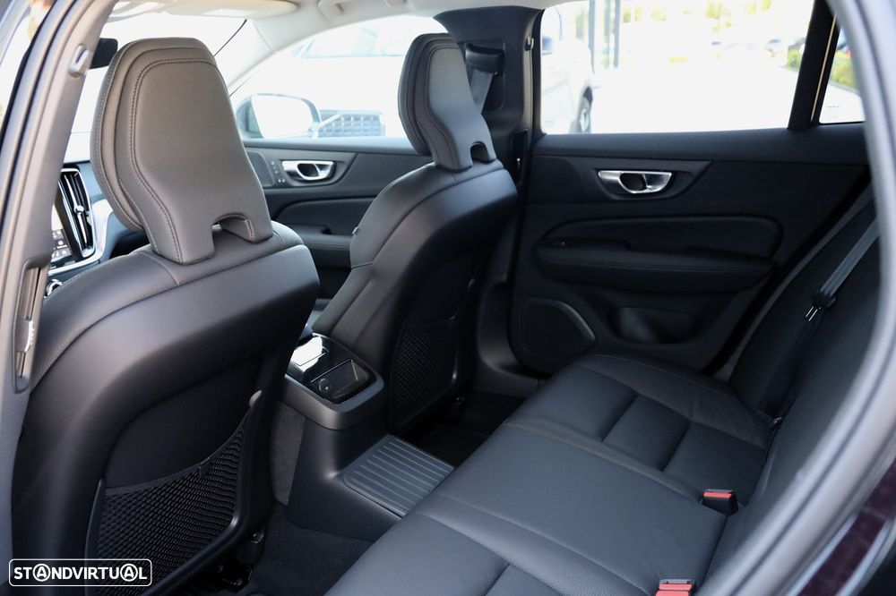 Volvo V60 2.0 T6 AWD TE Plus Dark - 13