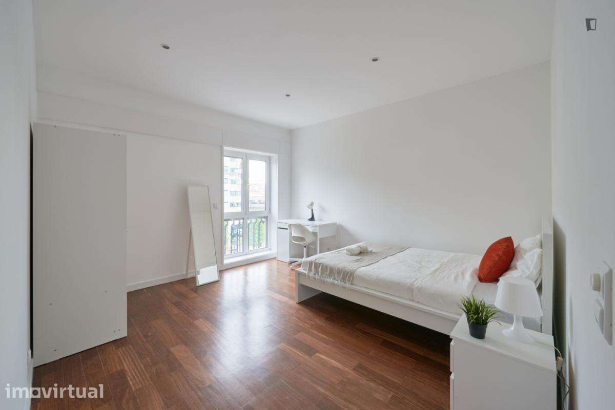 Quarto - localizado em Entrecampos Lisbon - Grande imagem: 2/23