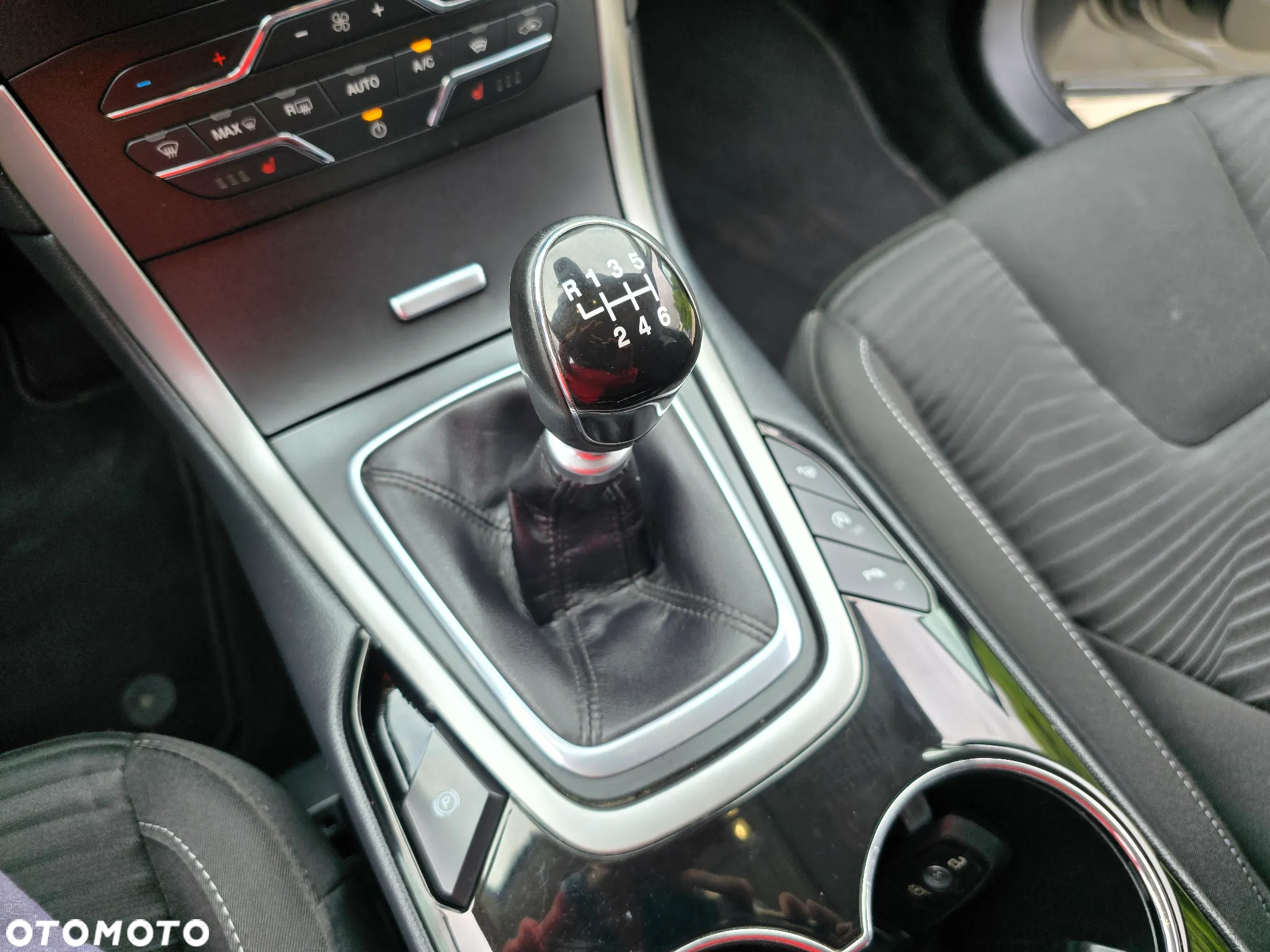 Ford S-Max - 37