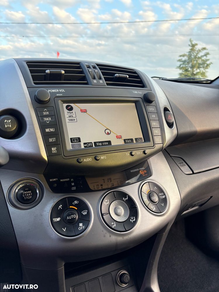 Toyota RAV4 2.2 D-4D Executive - 13