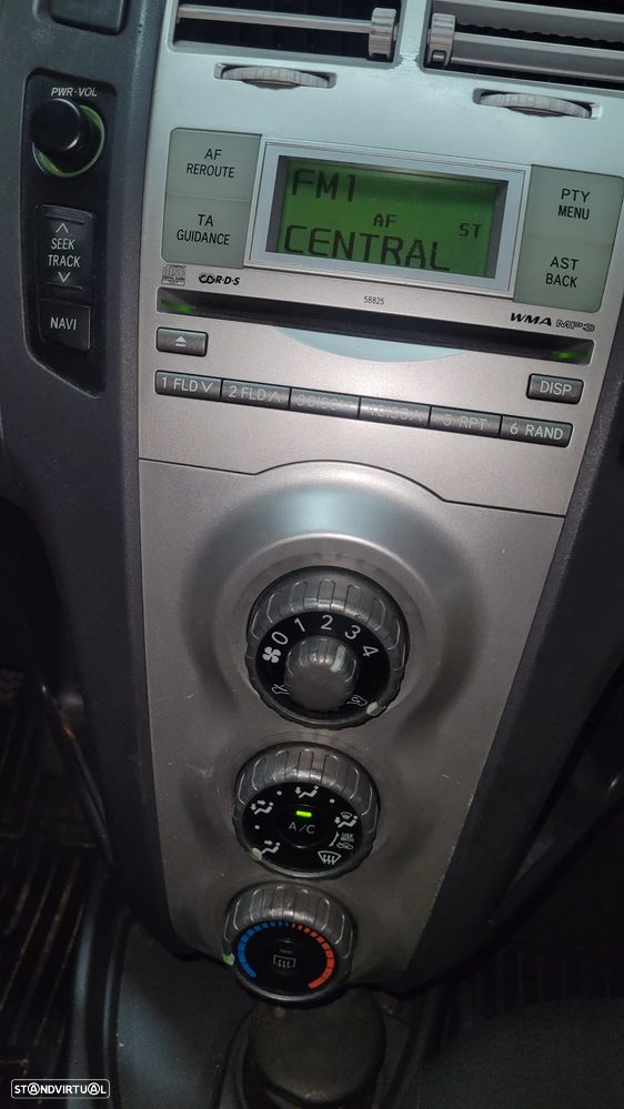Toyota Yaris 1.0 VVT-i AC Manual - 10