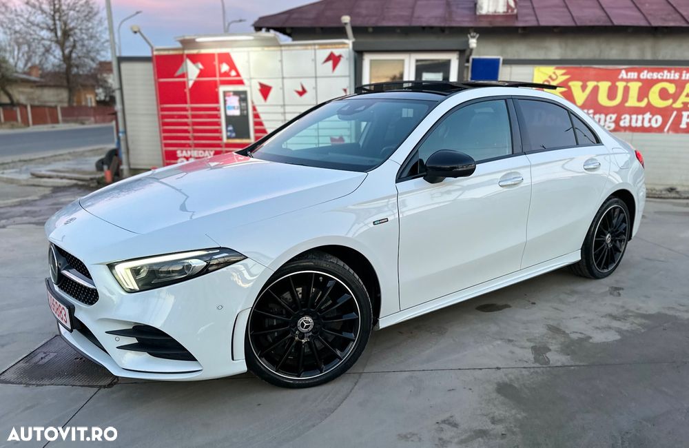Mercedes-Benz A 250 e Sedan 8G-DCT AMG Line - 3