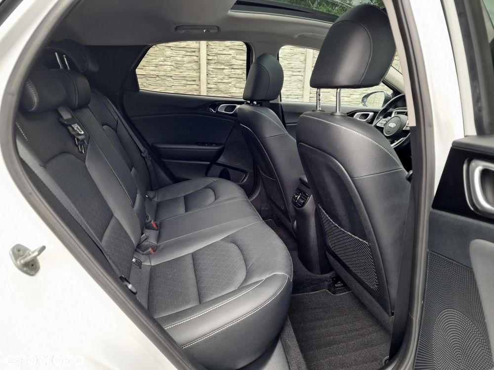 Kia XCeed 1.6 CRDi mHEV Prestige Line DCT - 23