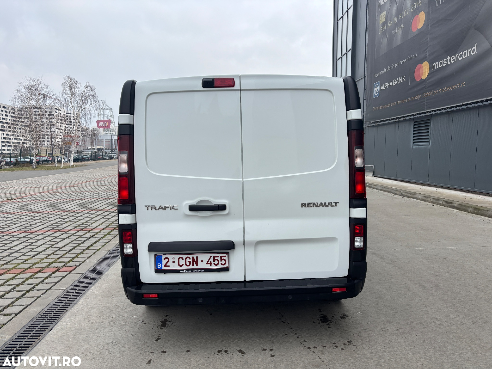 Renault TRAFIC - 8