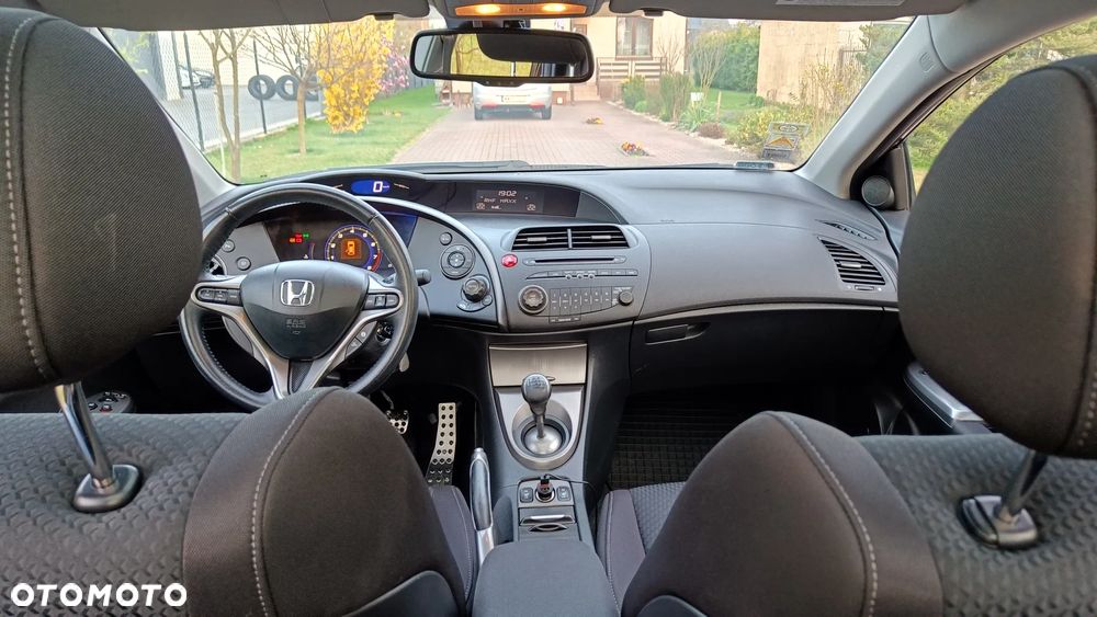 Honda Civic 1.8 Executive - 17
