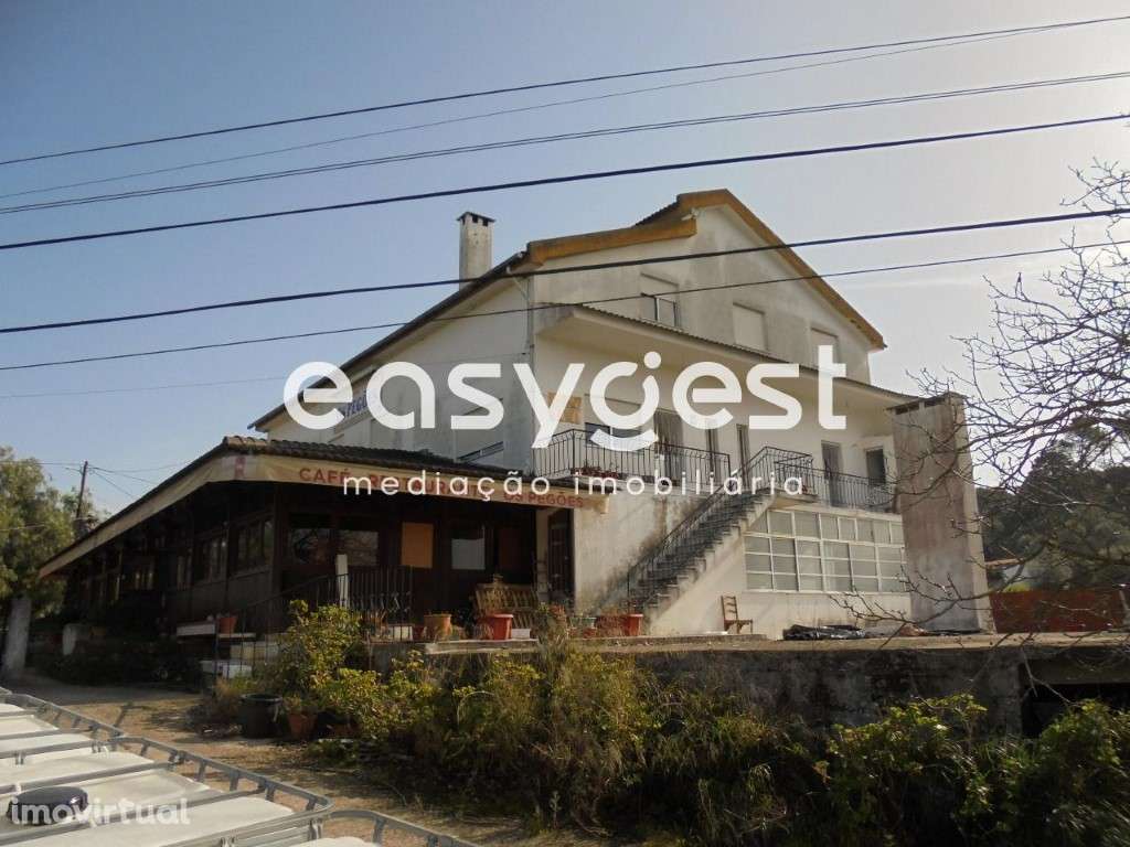 Moradia T3 com espaço comercial localizada em Carregueiros - Grande imagem: 2/15