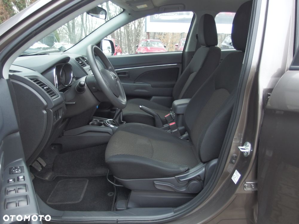 Mitsubishi ASX 1.6 Inform - 12