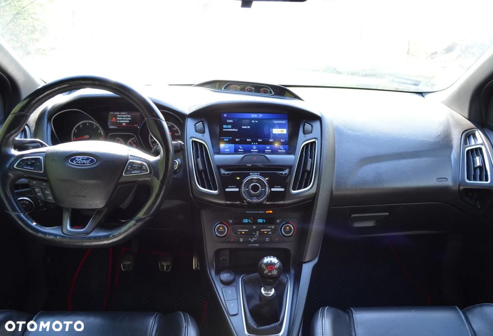 Ford Focus 2.0 EcoBoost ST - 8