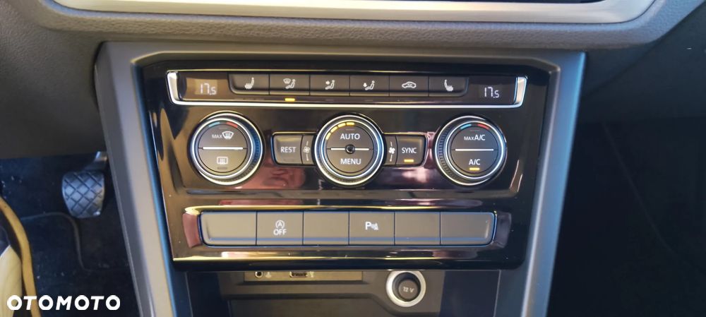 Volkswagen Touran 2.0 TDI SCR (BlueMotion Technology) Comfortline - 12