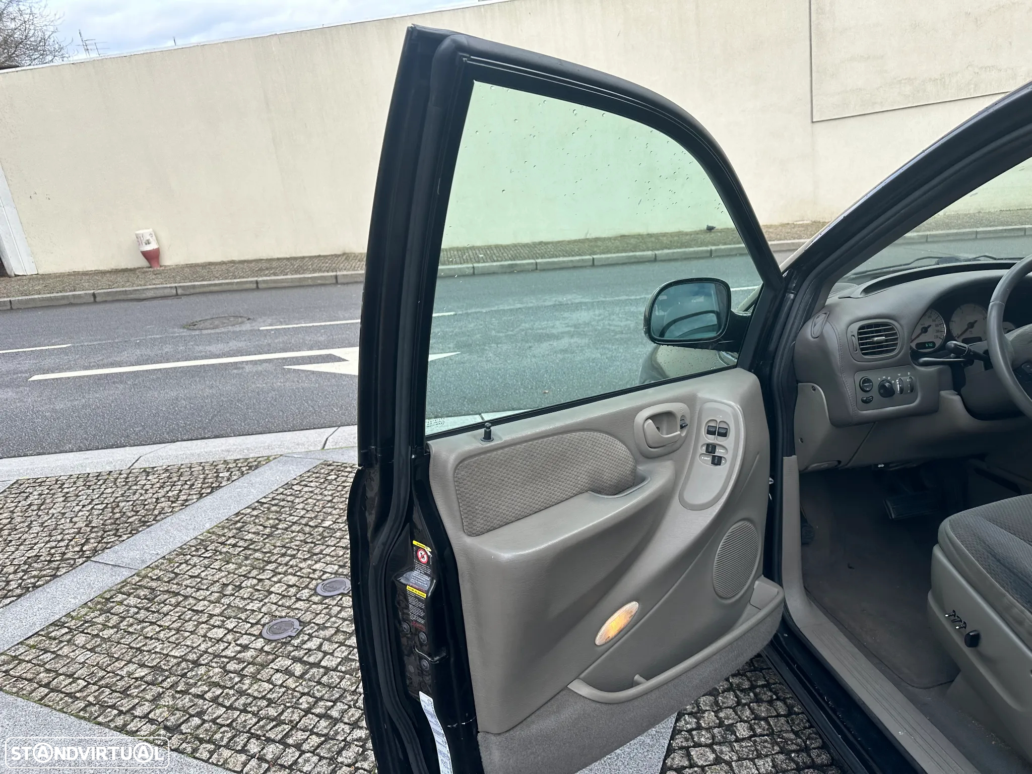 Chrysler Voyager 2.8 CRD ATX SE - 14