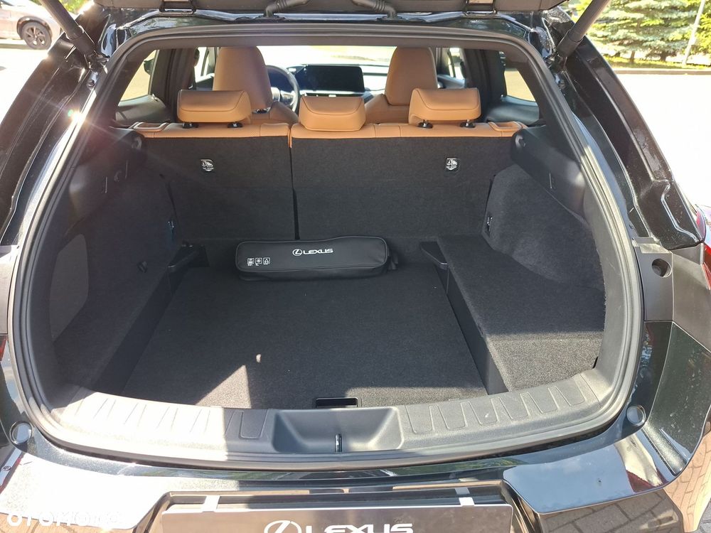 Lexus UX - 24