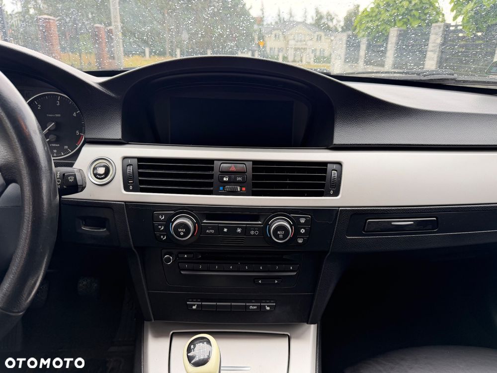 BMW Seria 3 318d DPF Edition Sport - 6