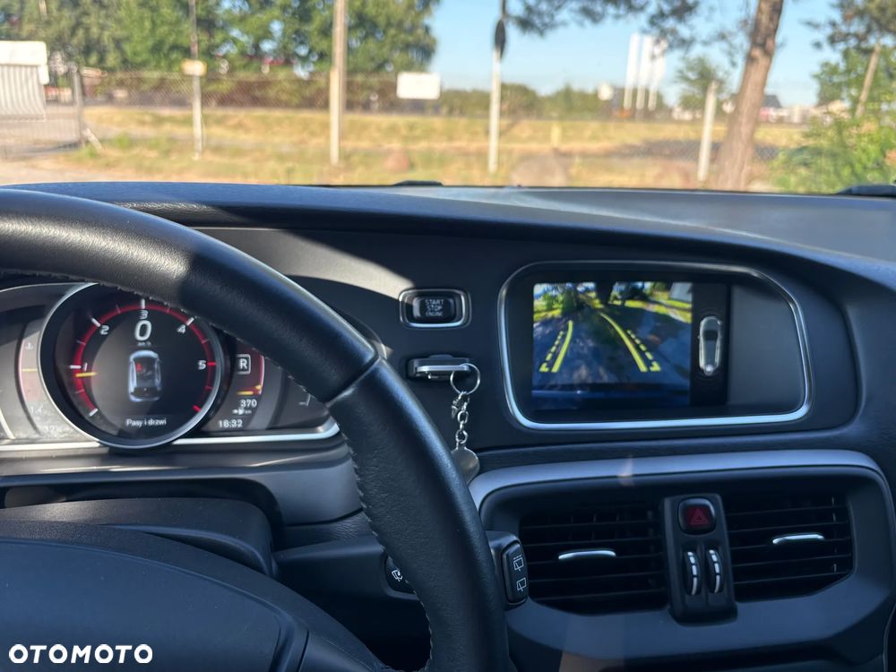 Volvo V40 D2 Momentum - 8