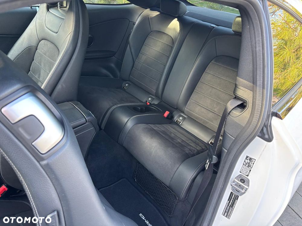 Mercedes-Benz Klasa C 300 9G-TRONIC AMG Line Plus - 24