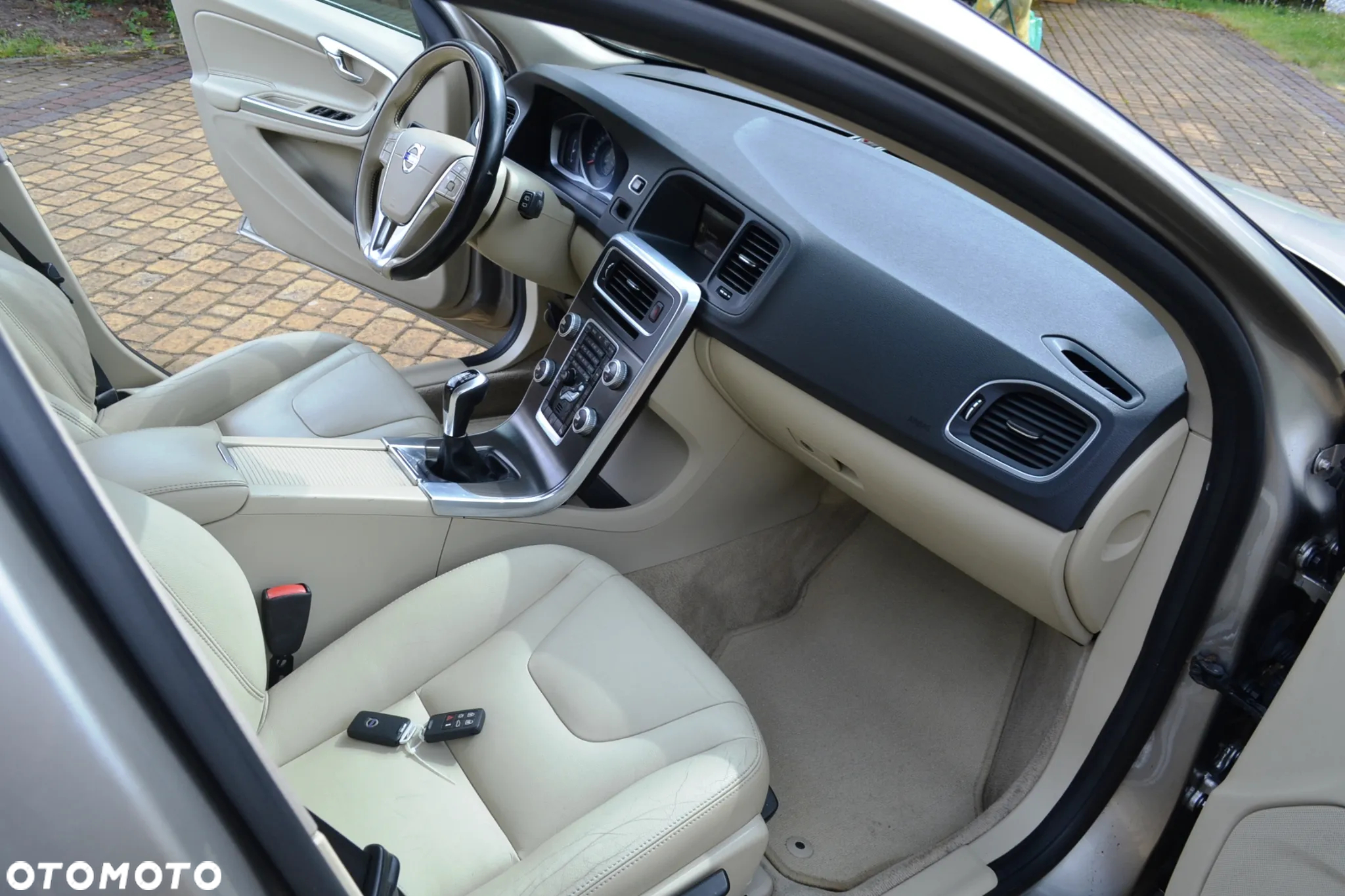 Volvo V60 D4 Drive-E Momentum - 9