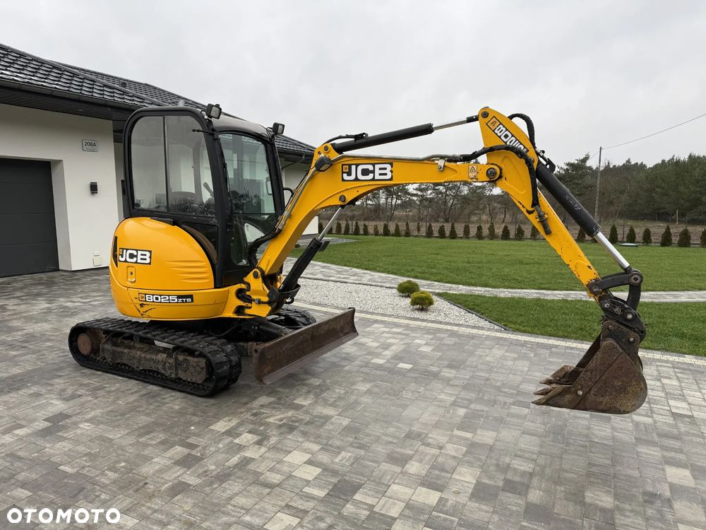 JCB 8025 - 12