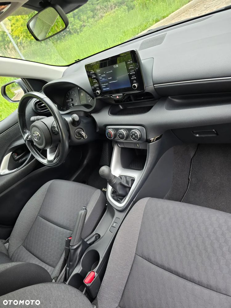 Toyota Yaris 1.0 Premium - 30