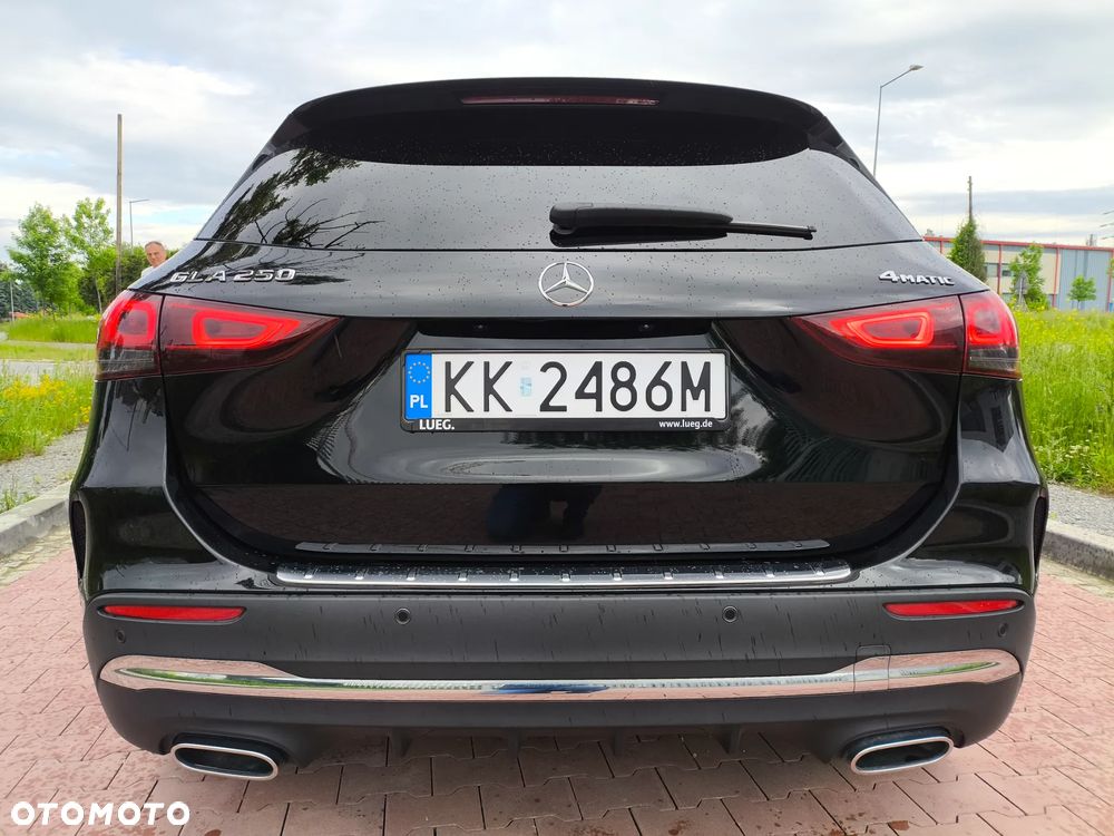 Mercedes-Benz GLA 250 4-Matic AMG Line - 9