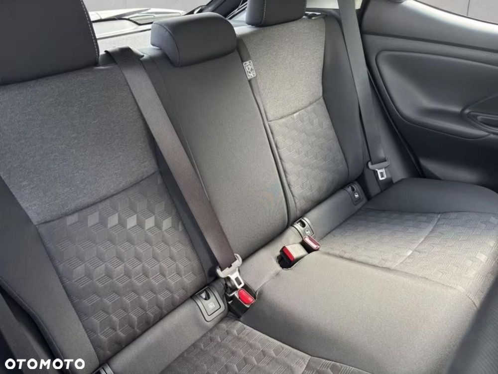 Toyota Yaris - 12