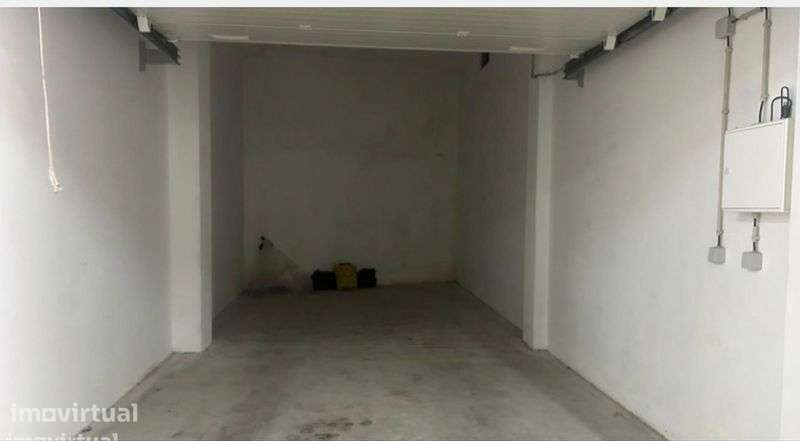 Aluga-se garagem Pinhal Novo - Grande imagem: 3/3