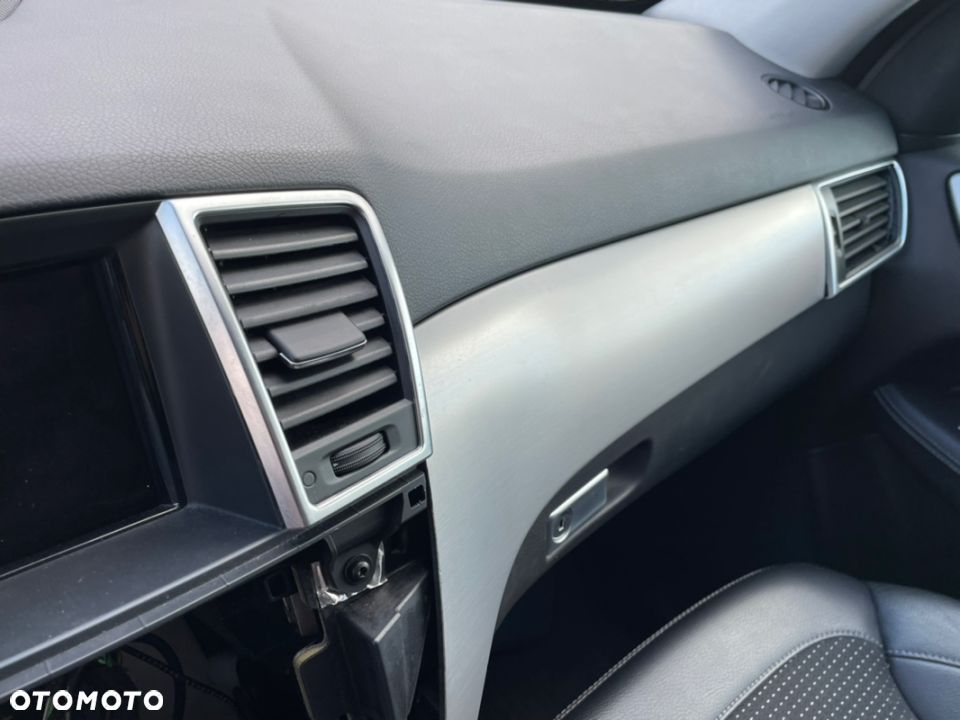Mercedes-Benz ML 350 BlueTec 4-Matic - 8