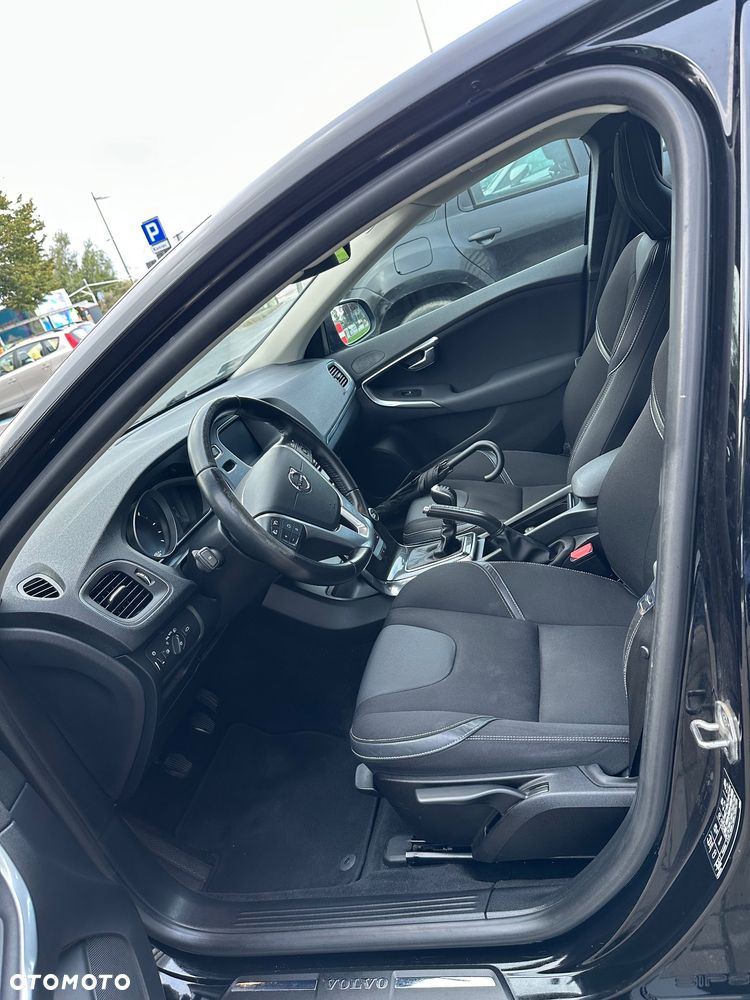 Volvo V40 D3 Drive-E Momentum - 22