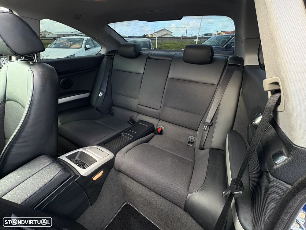 BMW 320 d Coupe - 11