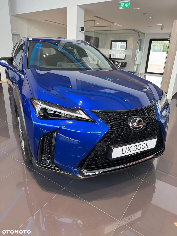 Lexus UX 300h F Sport Design