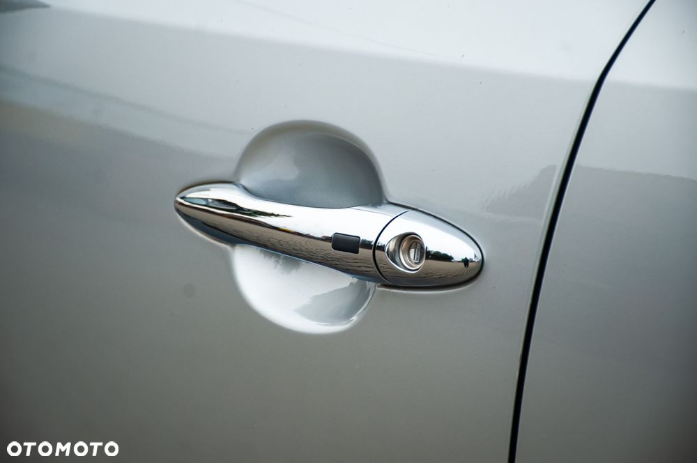 Kia Sportage 2.0 CRDI 4WD Automatik Dream-Team Edition - 27