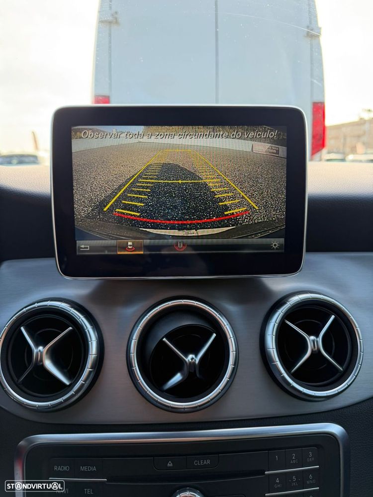 Mercedes-Benz CLA 200 - 35