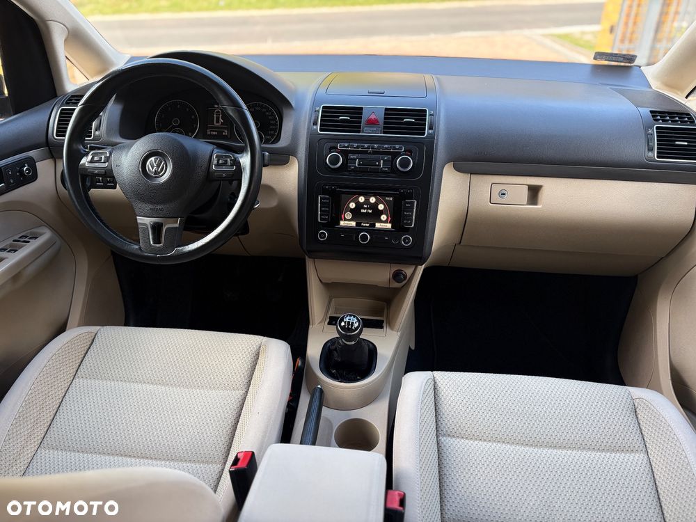 Volkswagen Touran - 19