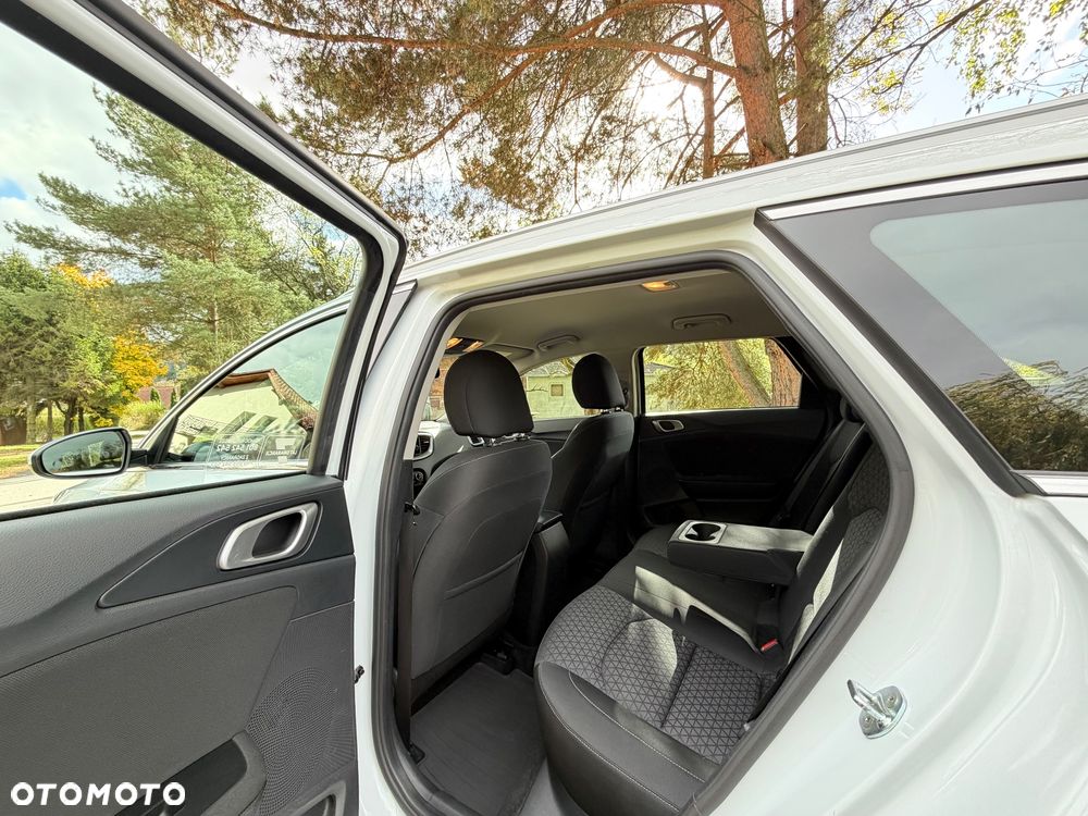 Kia Ceed 1.6 CRDi mHEV L - 21