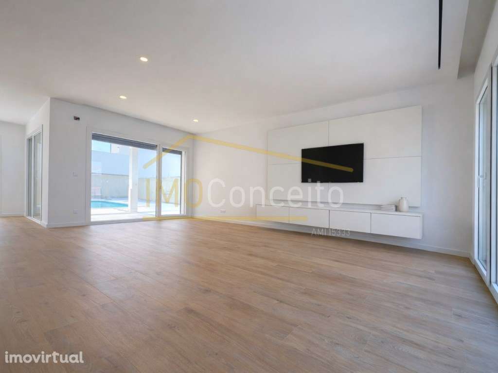 Moradia T4 | Piscina - Garagem | Entroncamento zona Bonito - Grande imagem: 3/46