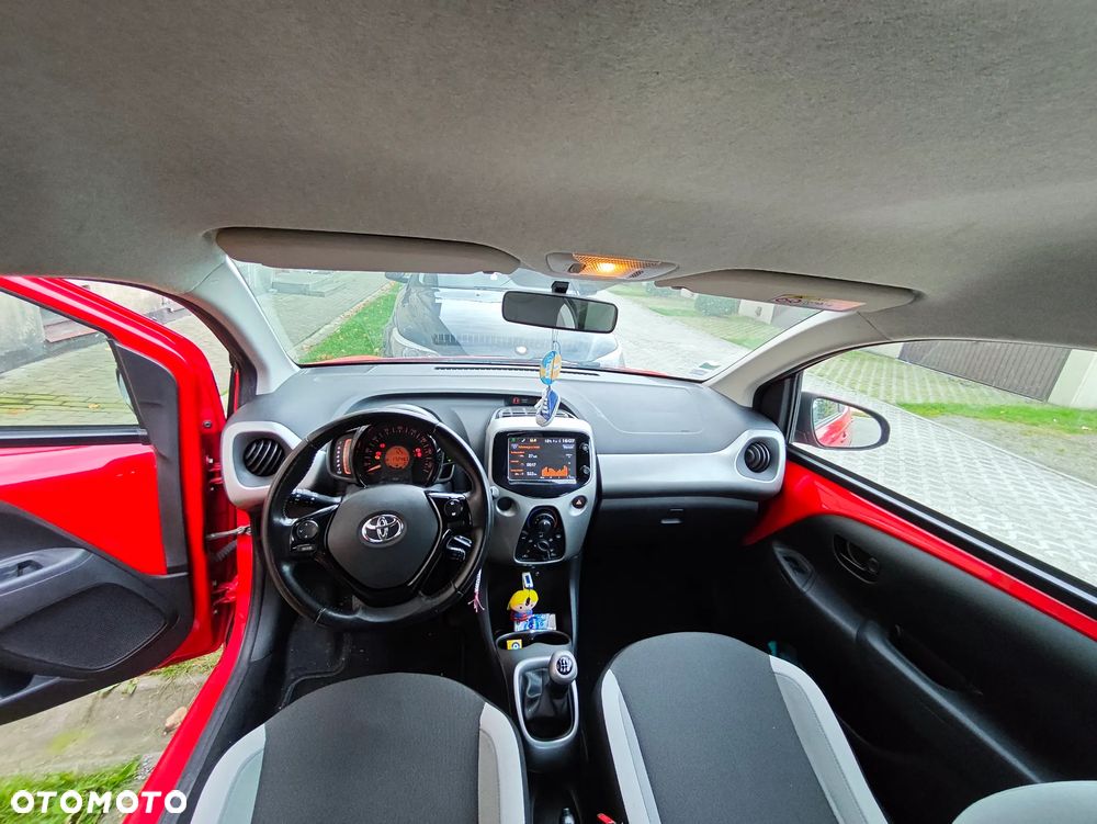 Toyota Aygo x-play Eco - 10