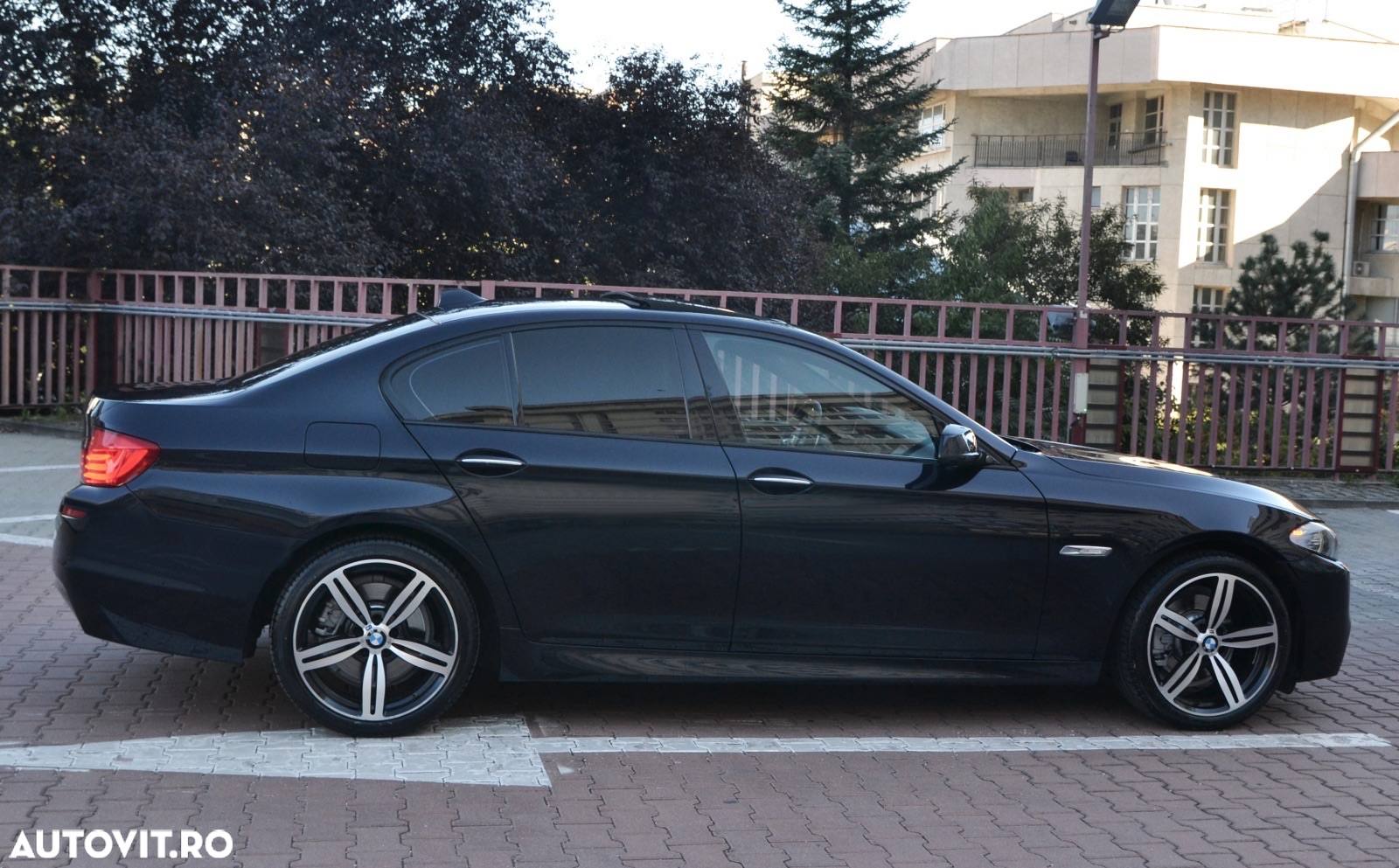 BMW Seria 5 520d xDrive - 8