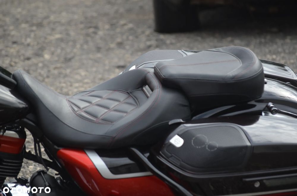 Harley-Davidson Touring Street Glide - 19