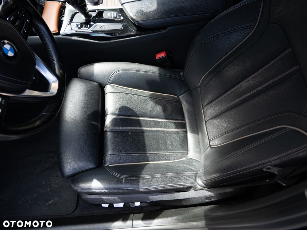 BMW Seria 5 530d xDrive Sport Line - 32