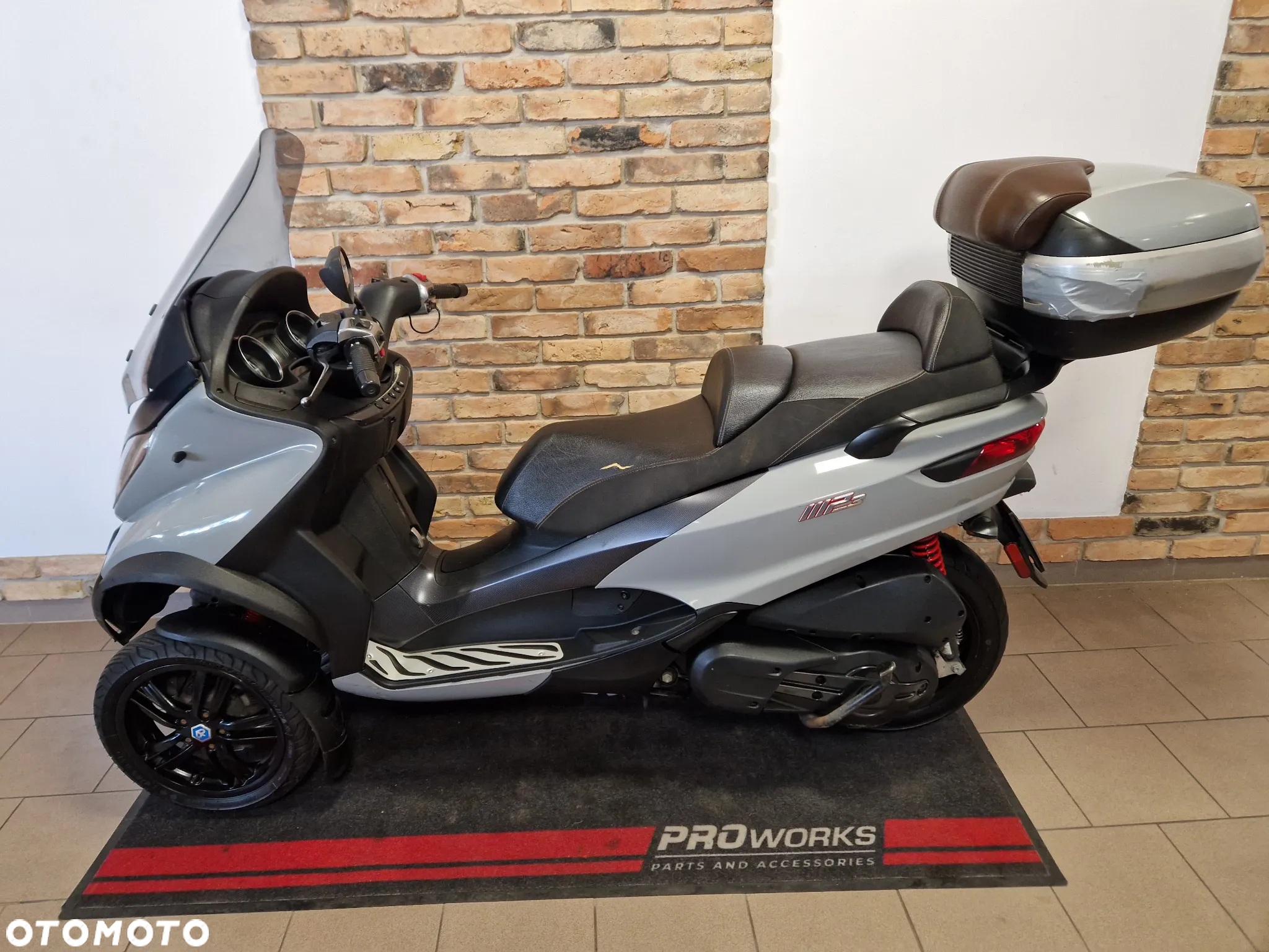 Piaggio MP-3 - 7