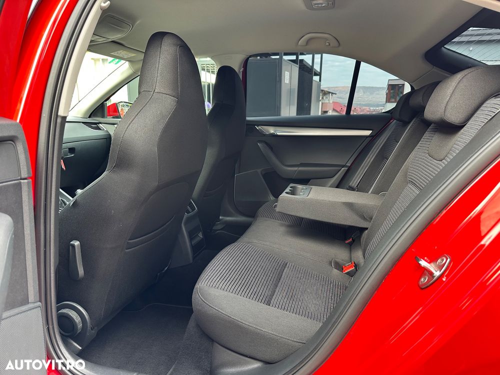 Skoda Octavia 2.0 TDI Green tec DSG Elegance - 32