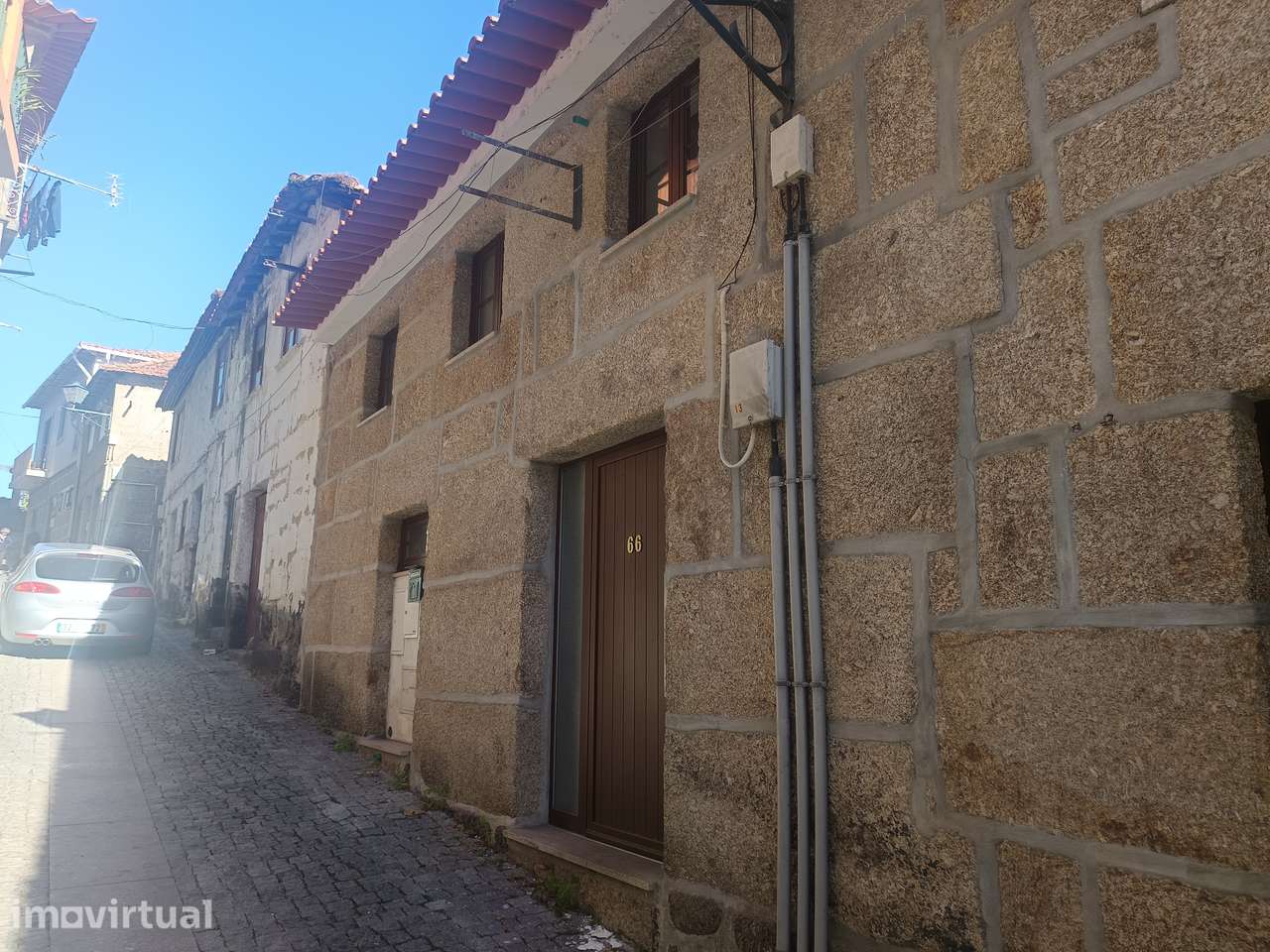 Moradia geminada T2 com 2 casas de banho - Grande imagem: 2/13